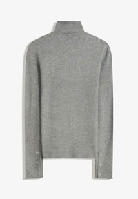 Šedý rebrovaný rolák s dlhými rukávmi, priliehavým strihom a gombíkovými detailmi na manžetách. Mäkká textúra po celom obvode.