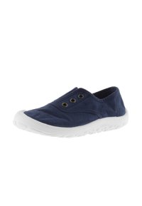 Scarpa slip-on in tela blu navy con suola in gomma bianca, dotata di due occhielli e tomaia testurizzata per traspirabilità e comfort.