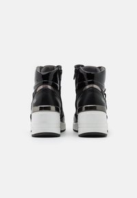 Dockers by Gerli Sneakersy wysokie