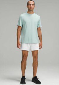 lululemon ZEROED IN LINERLESS 13CM - Träningsshorts - white
