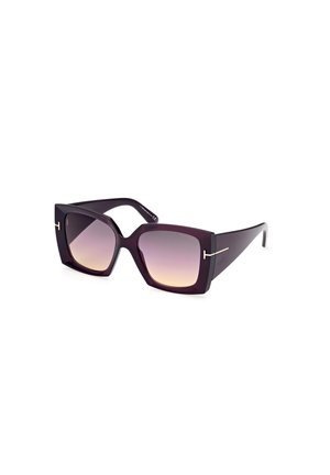 Occhiali da sole quadrati viola con lenti sfumate. Presentano aste eleganti e sottili accenti metallici nella parte frontale.