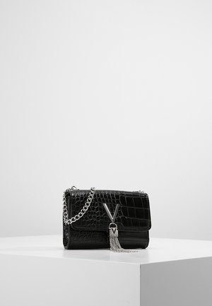 Valentino Bags, Torba na ramię