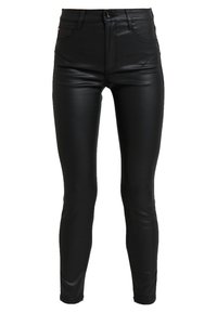 Svarta fusk läder skinny jeans med hög midja, med dragkedja och knappknäppning fram, bälteshällor och framfickor.