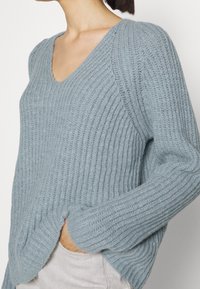 DRYKORN Sweter