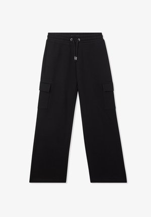Pantaloni della tuta neri con coulisse in vita, gambe larghe e due tasche cargo laterali. Realizzati in un materiale morbido e liscio.
