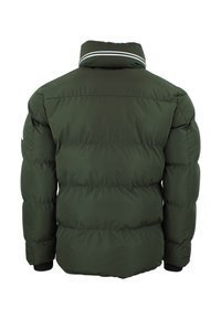 Giacca a vento verde con colletto alto, caratterizzata da un design trapuntato orizzontale, polsini a coste neri e un accento a righe sul colletto.
