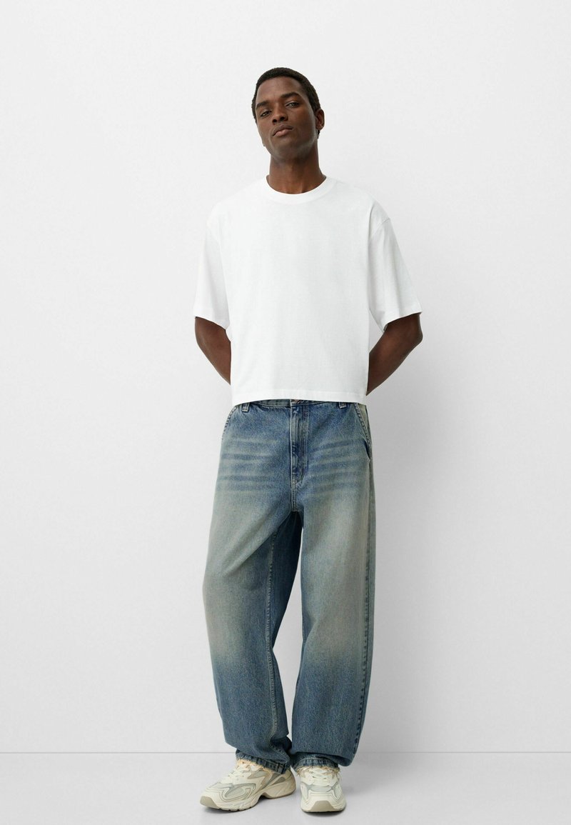 Bershka Relaxed fit jeans blauwgrijs Bershka Relaxed fit jeans blauwgrijs