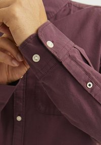 Jack & Jones JJEOXFORD  - Majica - vineyard wine