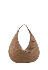 Geflochtene Lederhandtasche in einem Braunschattierung, mit einer geschwungenen Silhouette und einem einzelnen Schulterriemen, der ein kleines Logo-Detail nahe dem Reißverschluss aufweist.