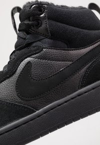 Nike Sportswear COURT BOROUGH MID 2 BOOT WINTERIZED - Höga sneakers - black/white