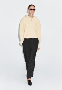 Massimo Dutti ZIP NECK WITH HOOD DETAIL - Trui - yellow