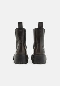 Copenhagen Studios CPH194 - Aulinukai su platforma - off black