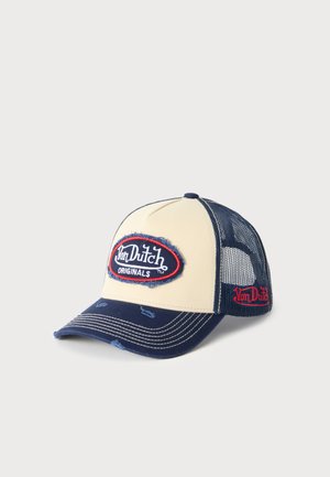 Gorra de béisbol de malla beige y azul marino con detalles desgastados y parche "Von Dutch Originals" en el frente y el lateral.