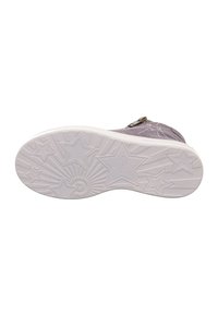 Paarse gestructureerde schoen met een witte zool voorzien van een sterrenpatroon en een zonnestraalontwerp. De zool heeft een gladde afwerking en een ritsdetail aan de zijkant.