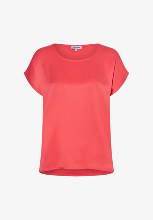 Koralowa bluzka z krótkim rękawem, okrągłym dekoltem i luźnym krojem, wykonana z gładkiej tkaniny, rozmiar 36, metka "MORE & MORE" widoczna wewnątrz kołnierza.