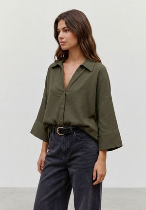 Vero Moda, BLUSE VMDORIS TOP - Button-down blouse - forest night