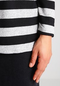 ONLY Vest - mottled light grey