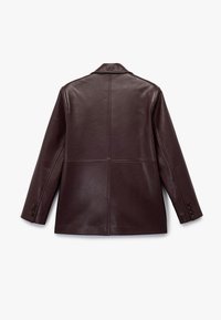 Braune Lederjacke mit geradem Schnitt, langen Ärmeln und knöpfbaren Manschetten, ausgestattet mit einer mittigen Naht und glatter Textur. Rückansicht.