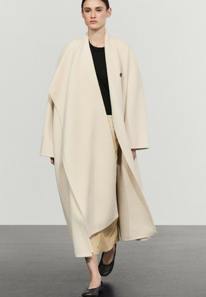 Massimo Dutti, Mantel - white