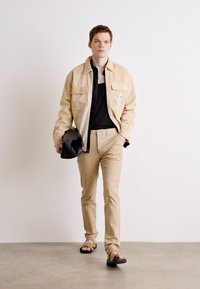 Tommy Hilfiger BLEECKER ESSENTIAL  - Chinos - beige