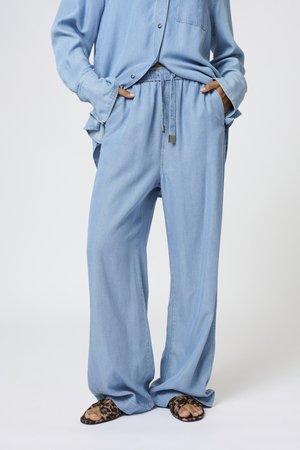 InWear PHILIPA - Flared Jeans - light blue denim