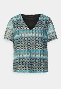 Kortärmad topp med V-ringning, tillverkad av lätt tyg med ett flerfärgat vågmönster i blå, brun och svart.