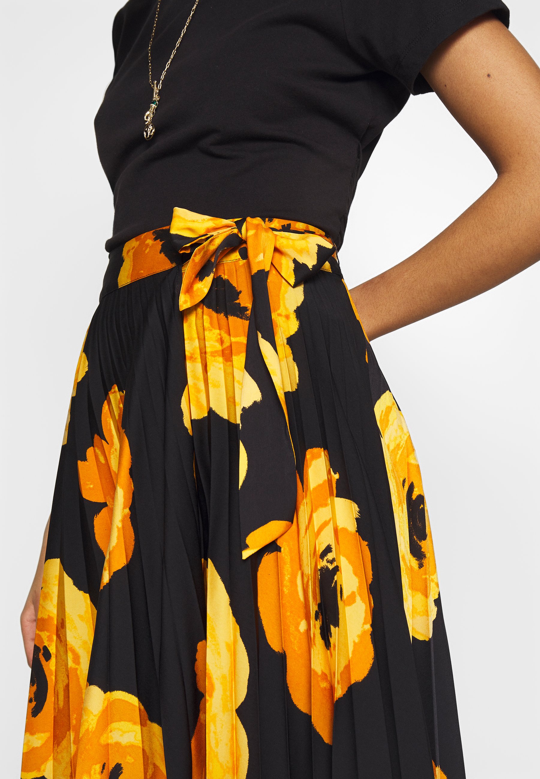 Who What Wear THE WRAP MIDI SKIRT A linjekjol black Who What Wear THE WRAP MIDI SKIRT A linjekjol black