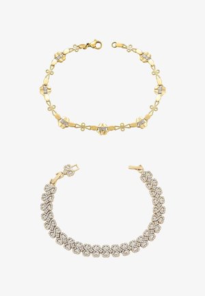 Gouden armband met bloemmotief en heldere stenen, en een tweede armband met verweven lussen, bedekt met fonkelende stenen, beide voorzien van sluitingen in kreeftenstaartstijl.