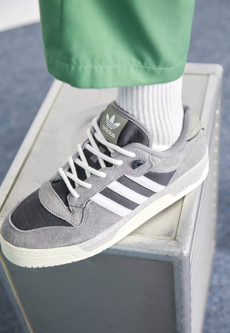 Adidas originals – rivalry – niedrige sneaker in dreifach-weiß Clearance