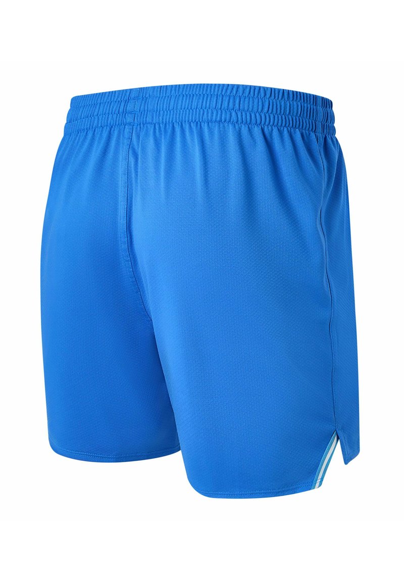 Shorts atletici blu realizzati in tessuto leggero con vita elastica e spacchi laterali per una maggiore mobilità. Nessun motivo o dettaglio visibile.