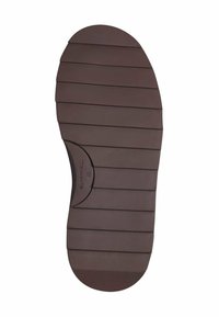 Suela de zapato de goma marrón con surcos horizontales y puntera redondeada. Presenta un detalle de marca circular y una marcación de talla 37.