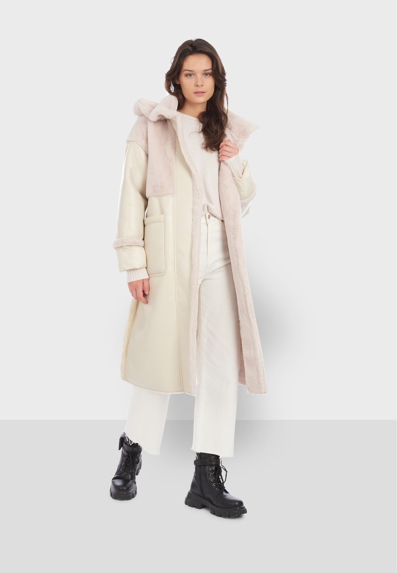 Oakwood SOFIA Abrigo de off-white/crema - Zalando.es