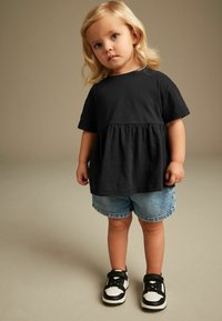 Next SHORT SLEEVE EMPIRE REGULAR FIT - Apdrukāts T-krekls - black