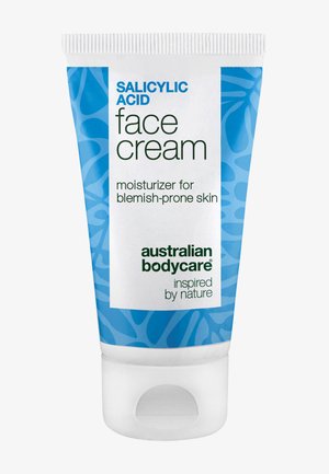 Salicylsyre ansigtscreme tube mærket fugtighedscreme til uren hud fra Australian Bodycare med blå mønstrede detaljer.