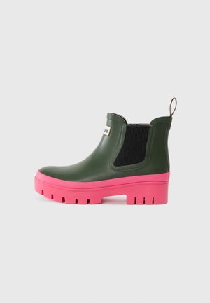 HALTON - Bottes en caoutchouc - olive/fuchsia