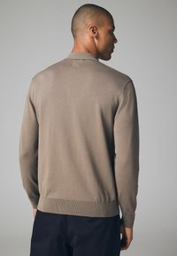 Next REGULAR FIT - Top s dlouhým rukávem - mottled brown