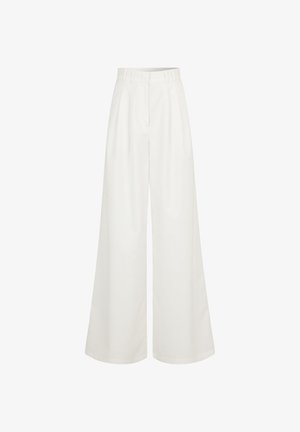 Witte broek met hoge taille en wijde pijpen, voorzien van riemlussen en een verborgen sluiting aan de voorkant.