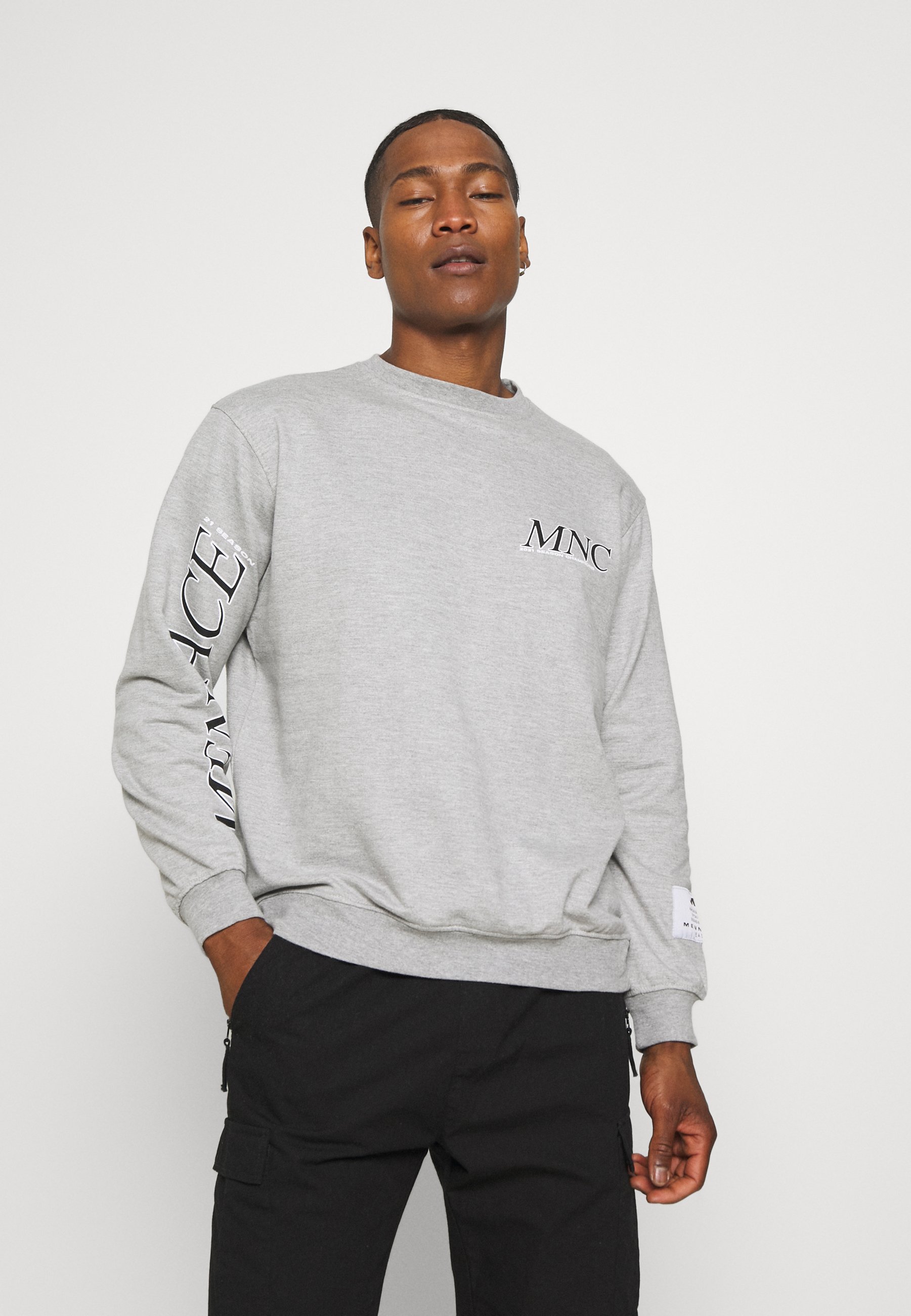 Sudaderas Con Y Sin Capucha Hombre | Mennace Sudadera Extragrande Gris Con  Capucha Y Estampado Fotográfico En Pecho Y Espalda Gris — The Spirit