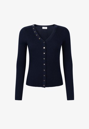Dunkelblauer gerippter Strick-Cardigan mit langen Ärmeln, V-Ausschnitt und einer Reihe silberner Druckknöpfe entlang der Vorderseite und am Halsausschnitt.