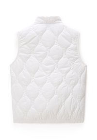 Chaleco blanco acolchado sin mangas con cuello alto y un patrón de costura en forma de hoja, mostrado desde atrás sobre un fondo blanco.