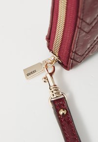 Guess ADELARD CHEQUE ORGANIZER - Plånbok - burgundy