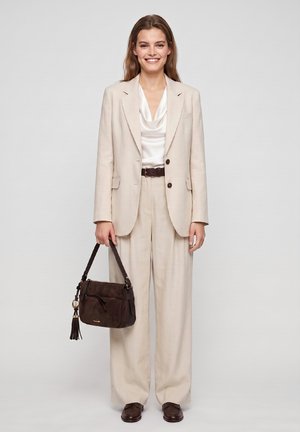 Tamaris, TAMARIS UMHÄNGETASCHE TAS MAREIKE - Handtasche - brown