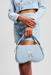 Karl Lagerfeld Jeans HANDLE BOUCLE - Torbica - washed blue boucle