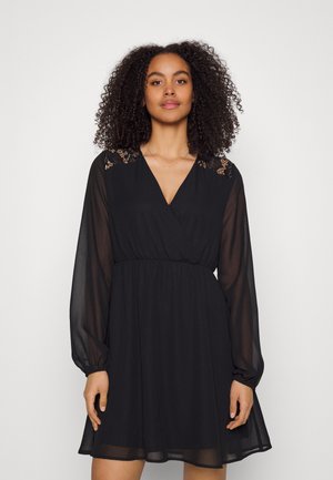 VILA Tall VIURA DETAIL DRESS - Φόρεμα ημέρας - black