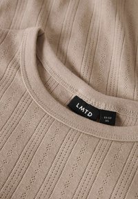 LMTD - T-shirt z nadrukiem