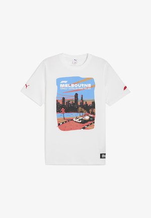 Biała bawełniana koszulka z kolorowym nadrukiem przedstawiającym Melbourne oraz samochód Formuły 1, czerwone akcenty na rękawach i metka z boku.