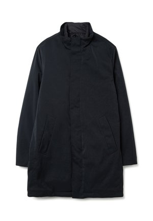 Dunkelmarineblauer Mantel aus glattem, wasserabweisendem Stoff. Verfügt über einen hohen Kragen und zwei Seitentaschen, mit geradem Schnitt und minimalistischem Design.