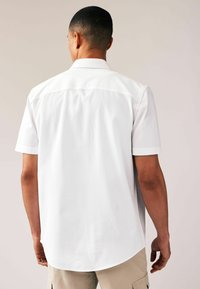Next WESTERN REGULAR FIT biały