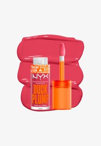NYX Duck Plump läppprodukt i en transparent tub med ett orange lock; har en mjuk, rosa applikator. Omger rosa swatches av produkten.