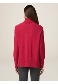 Oltre DOLCEVITA CON DETTAGLIO TRECCE - Maglione - rosso